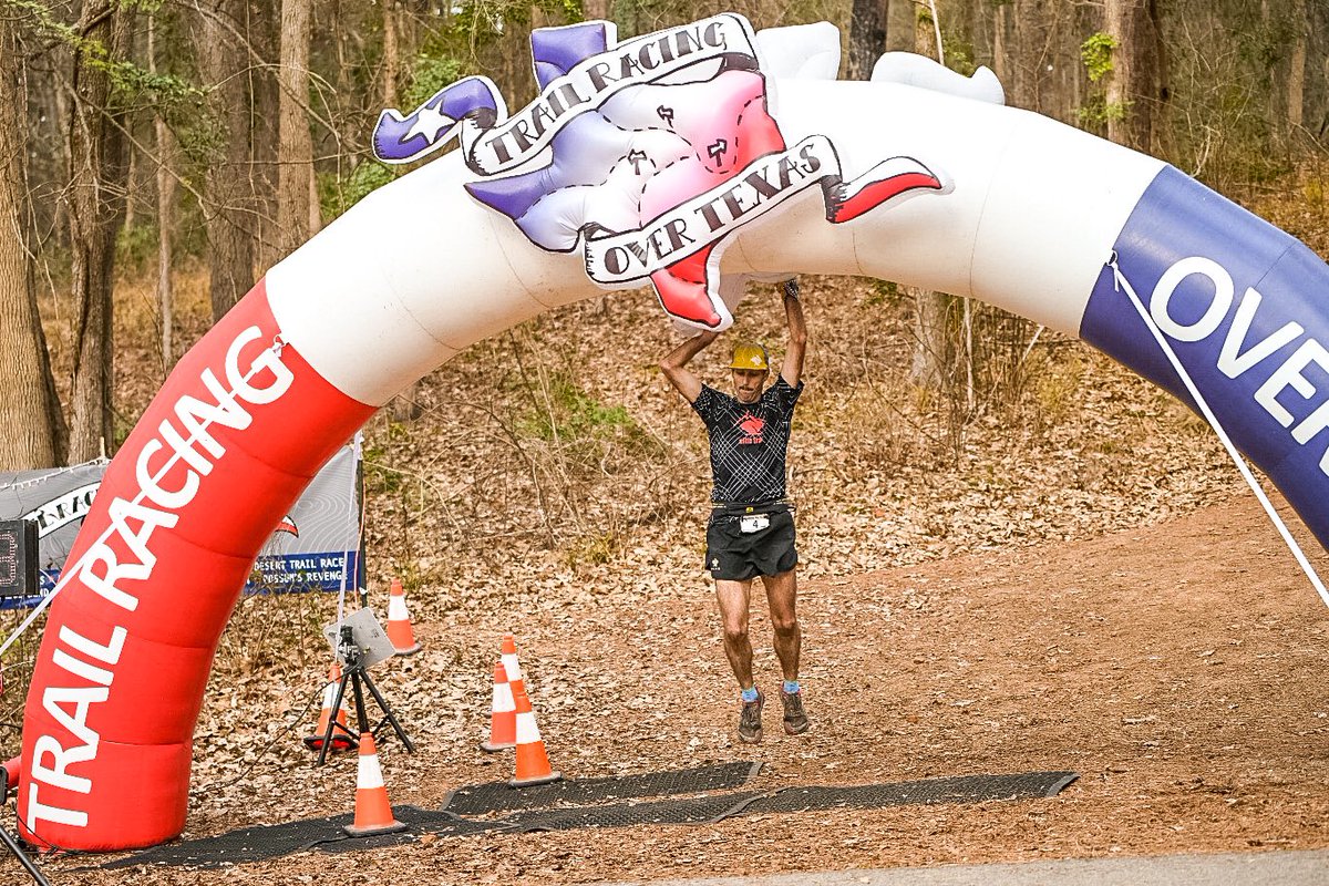 TrailRacingTX's tweet photo. Trevor Meding finishes 1st place in the 108K at Running the Rose in 10:37:25
#RunningTheRose #tyler #TylerTX #blackrose #yellowrose #yellowroseoftexas #tylerstatepark #trailracingovertexas #TROT #trailrunning #trailrun #trailrunner #run #running #trailracing #traillife #trailfun https://t.co/fI1jdJl0tj