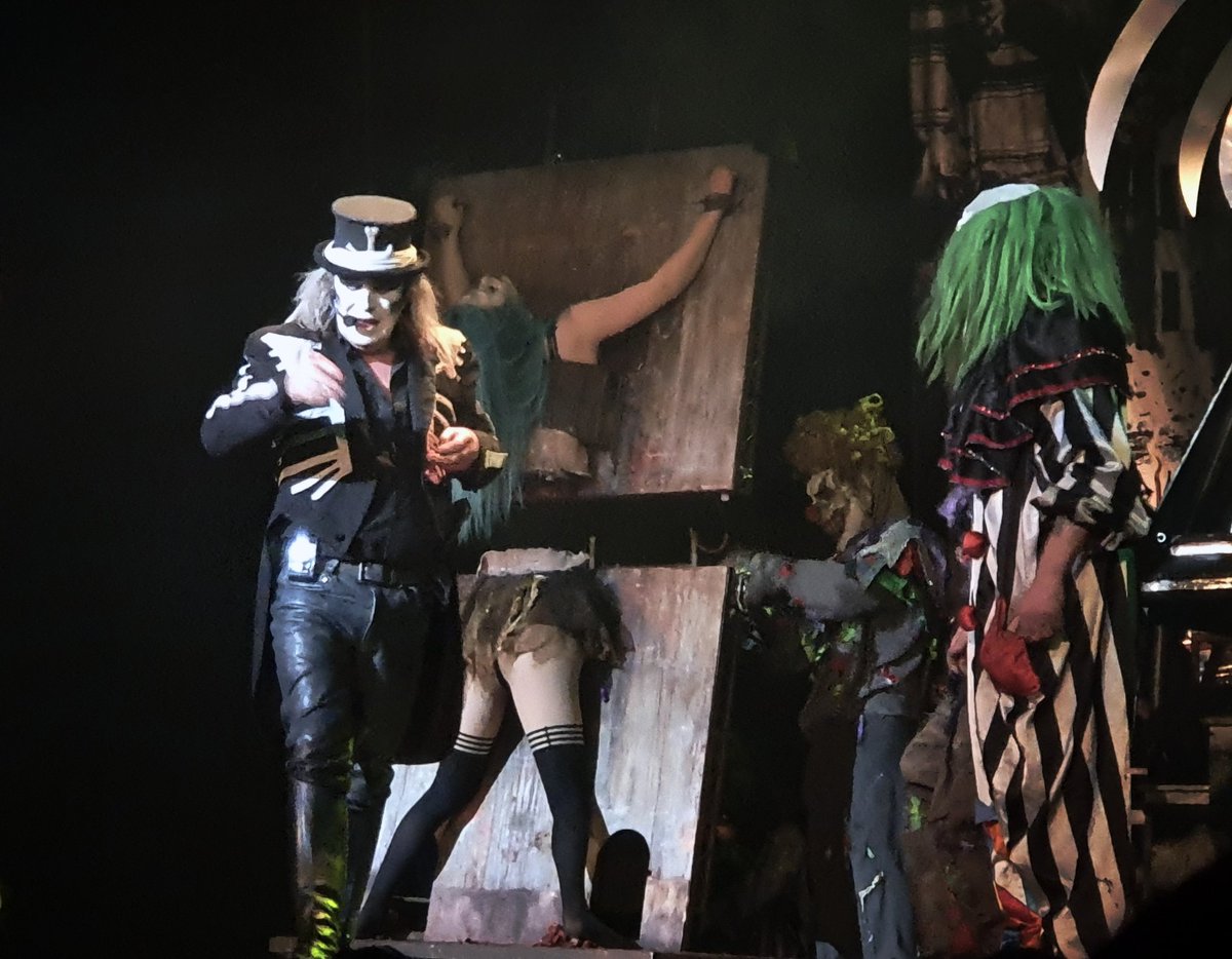 heal_no's tweet photo. Had an amazing evening watching @circusofhorrors in torquay. As always a wonderful performance by everyone. https://t.co/A5MCtCOqIj