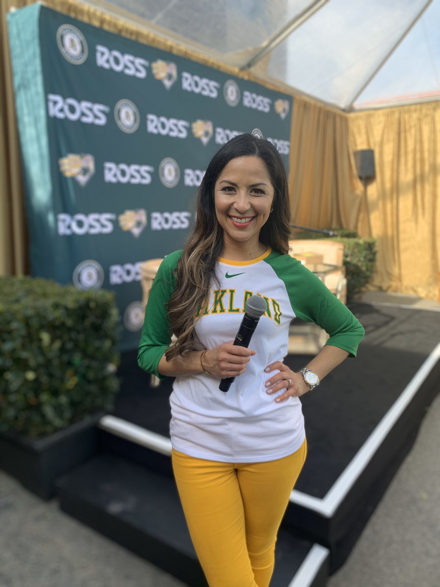 RubyMLopez's tweet photo. That’s a wrap for #AsFanFest, can we start baseball now please?! 💚💛 https://t.co/RvW0Lhi9rR
