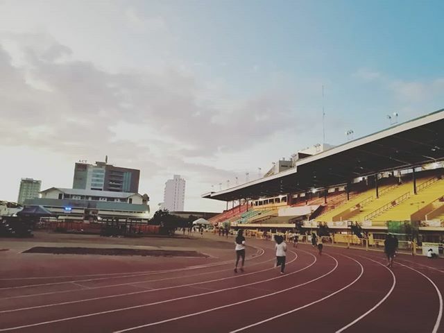 Early morning jog. bit.ly/2tOKWy4