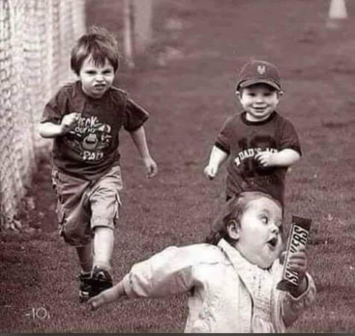 ليس كُل هروب يَعني الهَزيمة، بَعضه يكون للِحفاظ على أجمل ما تَملُك💛"