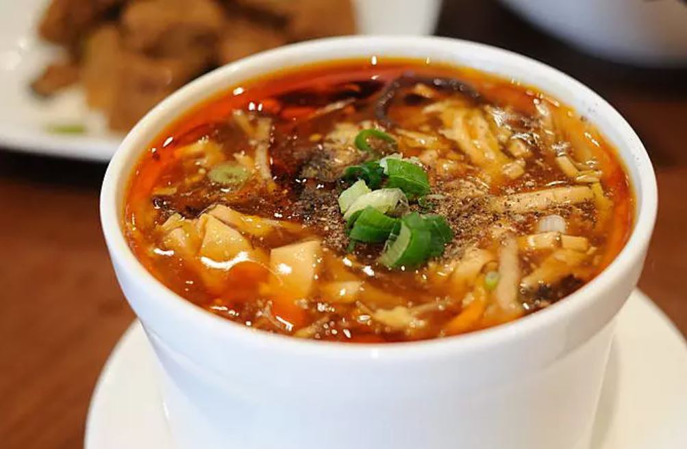 January is #NationalSoupMonth and we think our Hot & Sour Soup is pretty soup-er! 🍲 What's your favorite soup?
.
.
#ShanghaiBun #ShanghaiBunSD #california #SanDiegoEats #TapasBar #SDTapas #Soup #HotandSourSoup