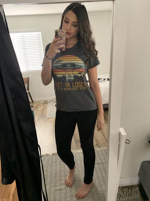 👽 🛸 🍑 https://t.co/kCGJpQErNU