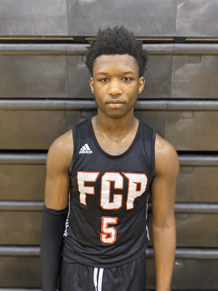 Hoop_MIA's tweet photo. #PostGradBash
305 #Bracket
@PointeGrad #Gold 69
#FloridaCoastalPrep 72
Fonzo Mason(6’2/G) from Richmond, VA was big time nailing clutch FT’s to seal the win for #FCP.
#HoopMIA https://t.co/seYAKPeaxz