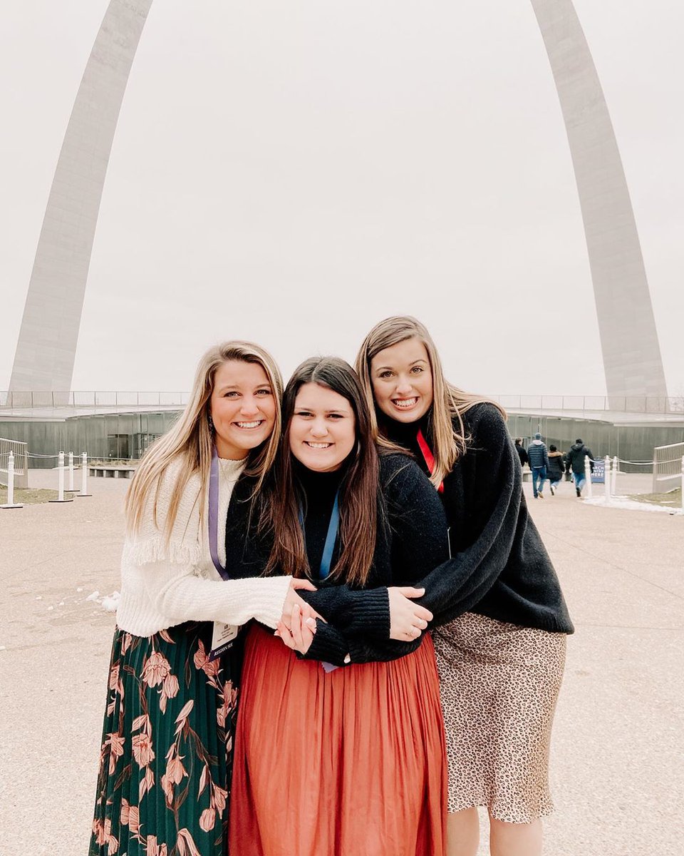 This weekend #PiPhiLeaders have come together to cultivate their leadership skills and demonstrate their Lifelong Commitment to Pi Beta Phi. On your path to friendship and leadership for life, Pi Phi Foundation supports and empowers you every step of the way. 
📸: @baylorpiphi