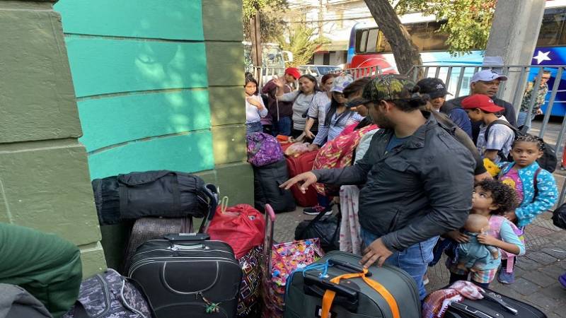 ConElMazoDando's tweet image. ¡En video! Primer vuelo 2020 del Plan Vuelta a la Patria partió desde Chile mazo4f.com/211770  #YankeeGoHome