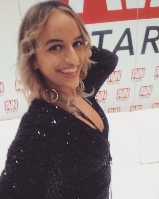#AVNStars #AVN #freethenipple come say hi to Stacey Daniels at the avn stars booth. ♥️ https://t.co/