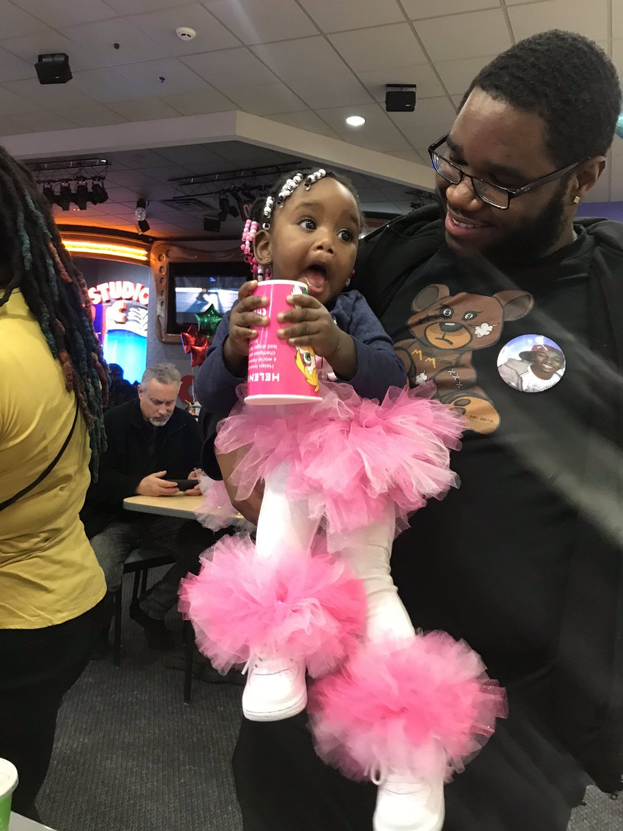 jayrondo_'s tweet photo. Blood couldn’t make this bond any deeper my brother no longer here so I’m my nieces keeper💜💉 Our first born🥺🥰 #LLKC #BLIR @_NTwo5 https://t.co/QkAmlHUJ2A