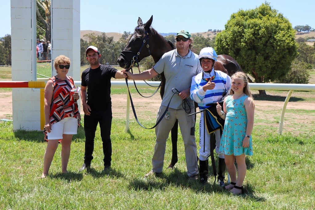 Picnic Racing tweet media