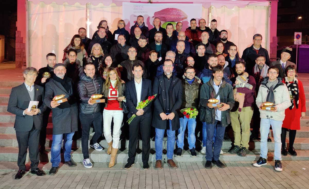 dulcypas's tweet photo. Ahí tenéis las 50 Faves de Cacau a las mejores pastelerías de Catalunya según el @AjuntamentSVH y el jurado coordinado para la ocasión. Pronto entraremos más en detalle de los protagonistas de esta 1a edición  y de sus premios especiales. ¡Felicidades a todos! https://t.co/hA0jPBQ79F