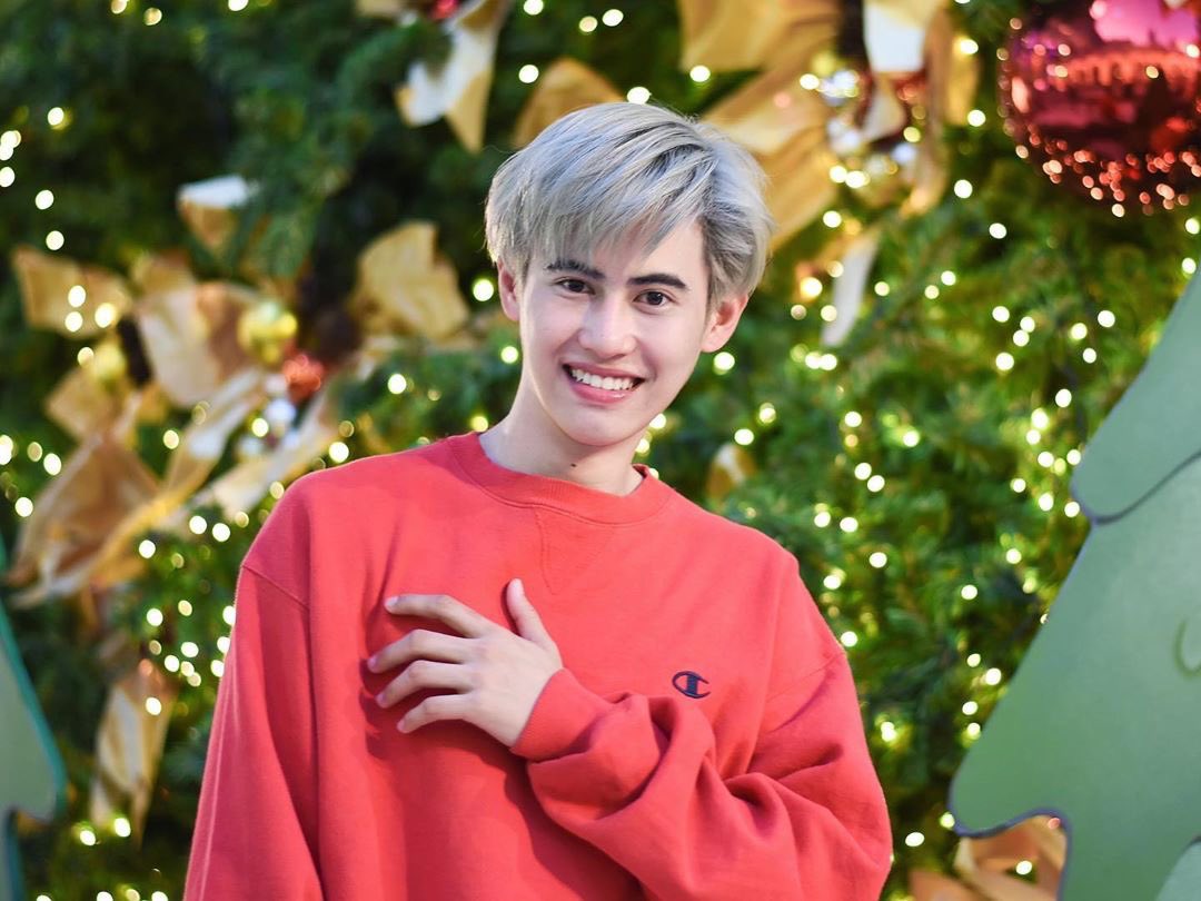 JenHG43's tweet photo. @jordieseay My Y has to be : Yacht Surat Permpoonsavat. I LOVE him in everything he’s been in and want to see so much more from him. He’s amazing, cute, funny and charming.
#ABCsofBL LBC wouldn’t be as good without him, and this week he showed up in UWMA. Love his smile too. https://t.co/TEQiZFEv8B