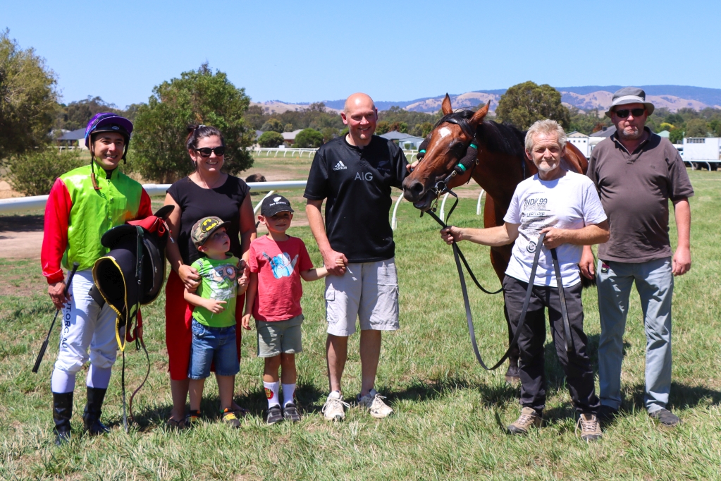 Picnic Racing tweet media
