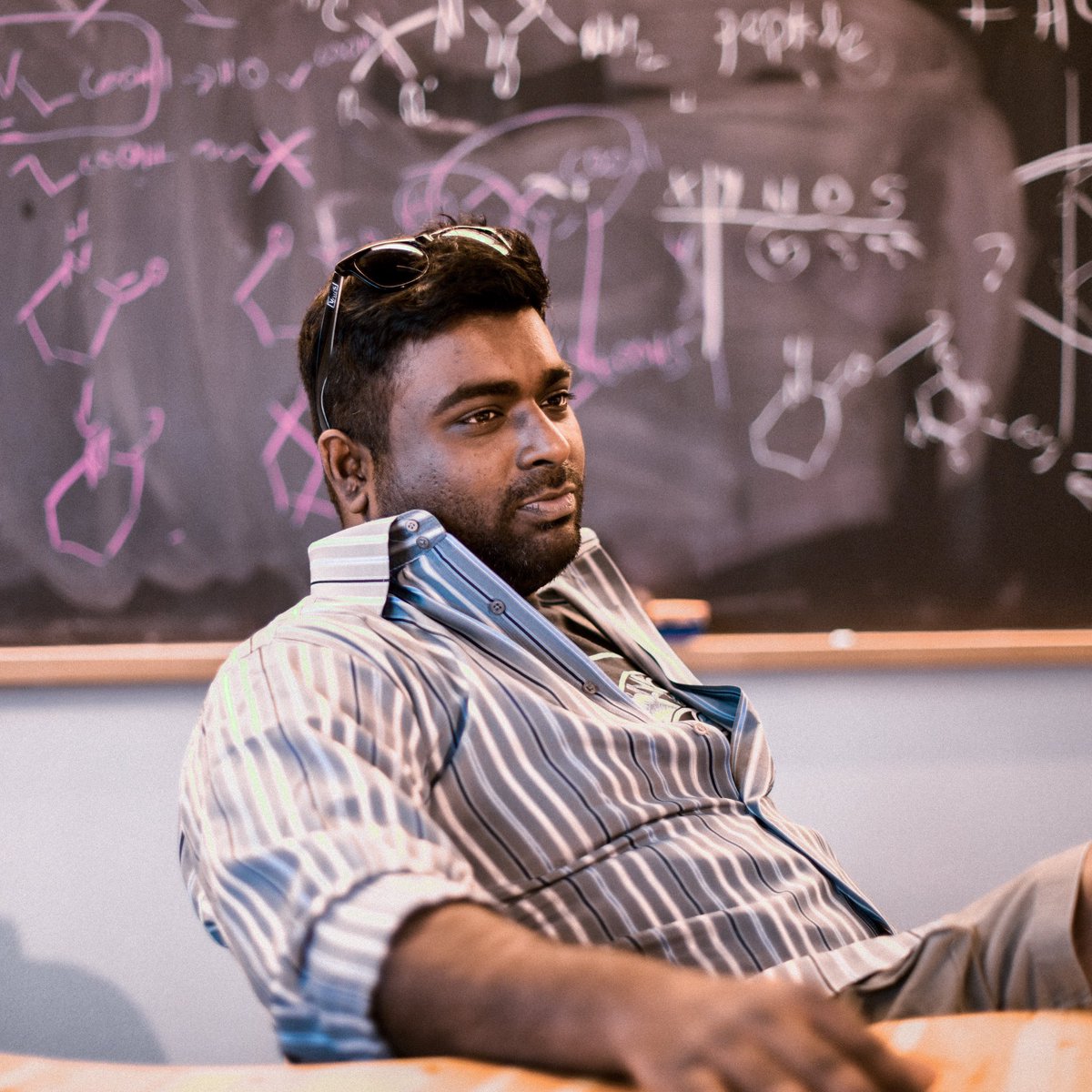 32.  @kuhanchandru, an organic geochemist working to unravel the origins of life on Earth. “Chemistry was already present - in grounds, rocks, as geochemistry. Chemistry also exists in us as biochemistry. What happens during the transition from geochemistry -> biochemistry?”