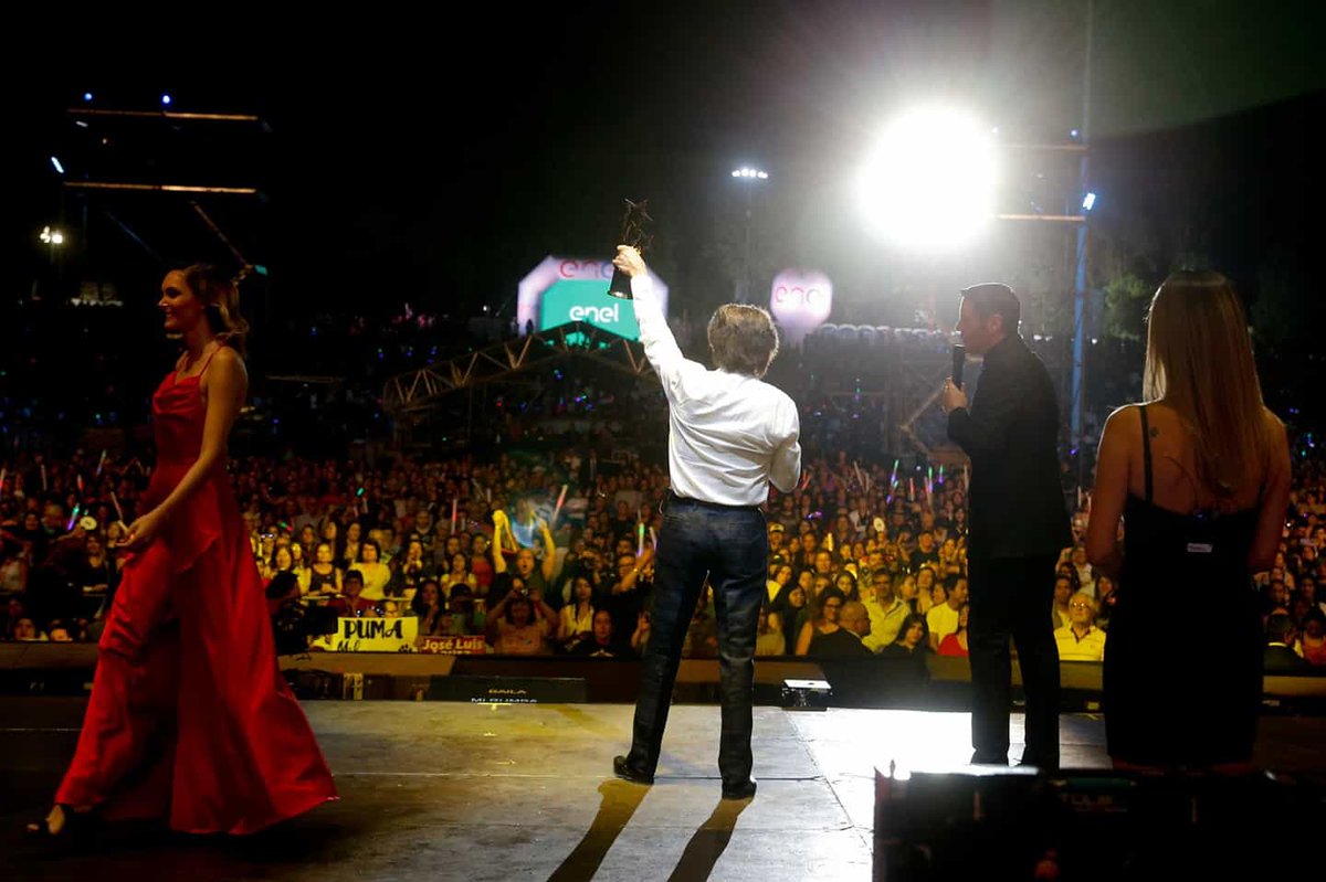 ¡Simplemente GRACIAS Chile! Noche inolvidable la de este viernes en el @festival_condes junto a más de 40 mil almas.
Dios me los bendiga, y estoy muy seguro que pronto nos encontraremos de nuevo.