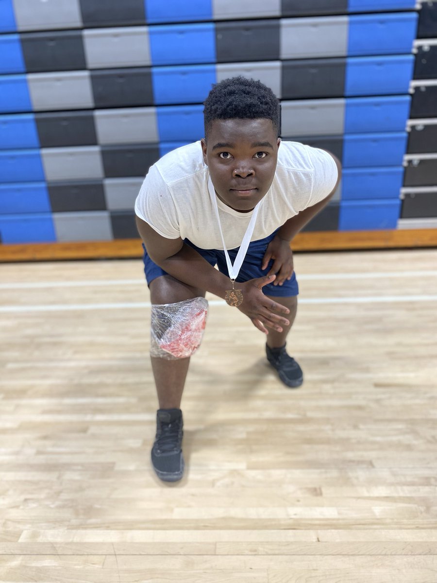 MrJessRivera1's tweet photo. Congratulations to Jayden Jackson for winning a bronze medal at the 285 pounds weight class at the Sebastian River Tournament. #FPWA #TheWESTPrepMagnet #TheWESTPrep #HardWork&Dedication #HardWorkPaysOff https://t.co/UVj0SmZqDH