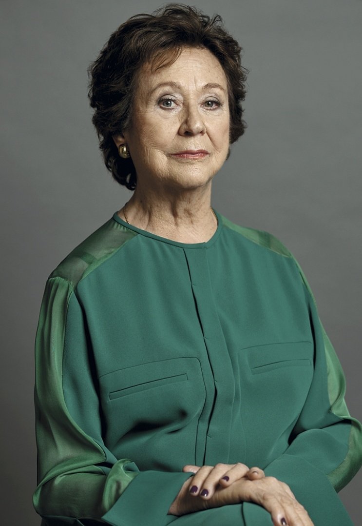 mr_lemmon's tweet photo. Por fin un Goya para Julieta Serrano! De su discurso me quedo con el recuerdo a Berta (Riaza) y a Alicia (Hermida). Las tres fueron aspirantes a actrices, eran pobres y compartían piso pero acabaron siendo mitos de nuestro teatro y aún son amigas muchas décadas después #señorío https://t.co/Lp5mavqU1d