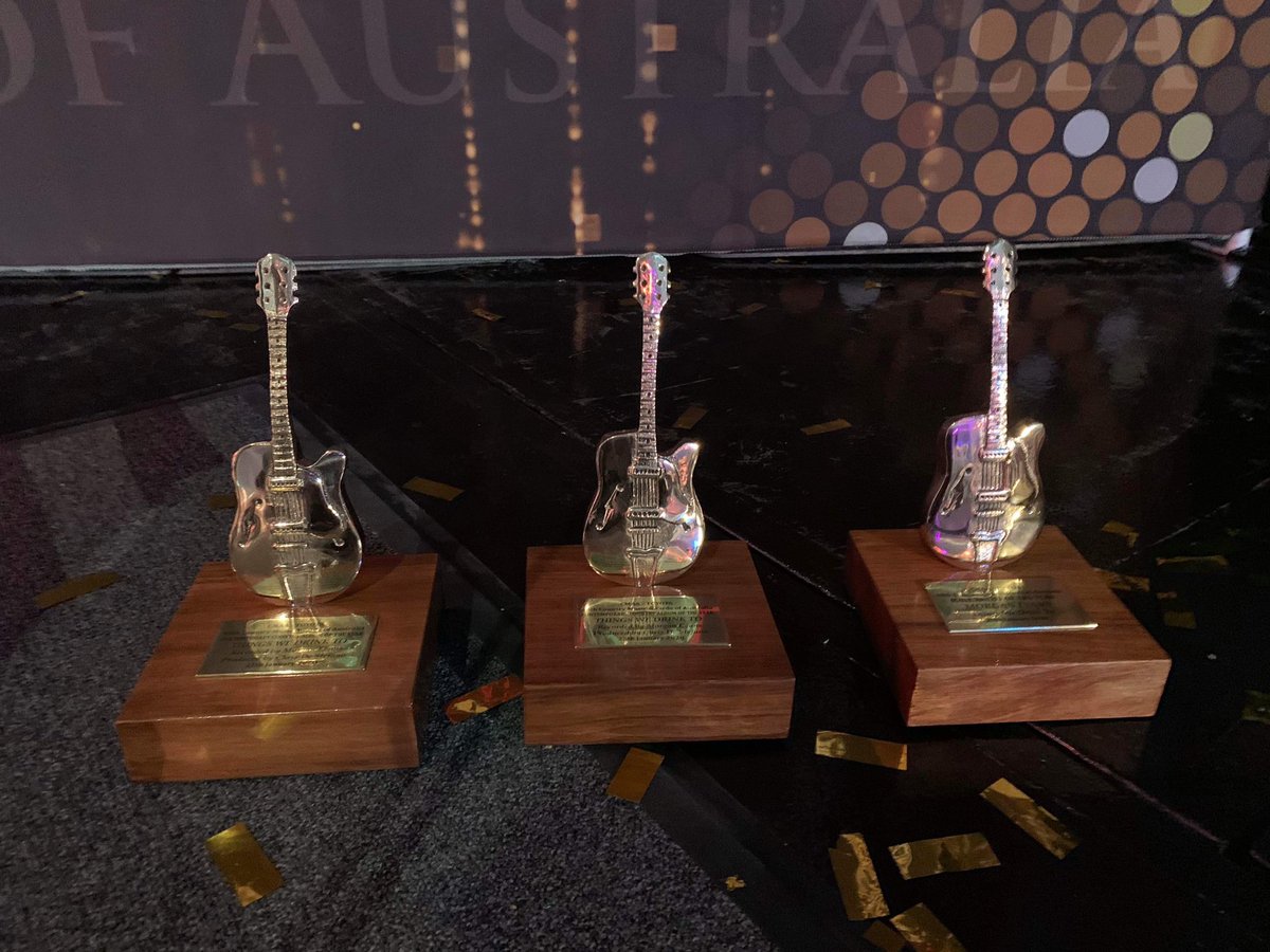 Woke up to the news that we won TWO Golden Guitars at the CMAA Awards last night!!! Australia, thank you so much. I know it’s a hard time right now, I know you’ve really been going through it, just know that I appreciate your support beyond words. 💎🙏🇦🇺