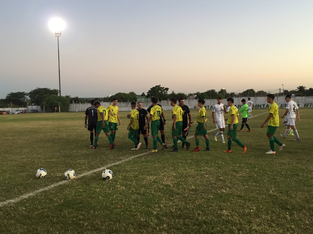 #CopaOFI - #SUB17

Final del PT en Pando, Canelones del Este derrota 2-1 a Zona Oeste