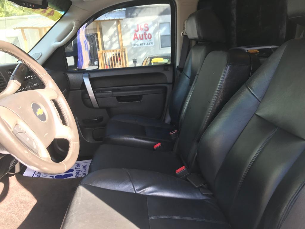 JSAutoLLC's tweet photo. Go into the woods in style in our loaded and lifted 2013 CHEVROLET SILVERADO 1500 LT🦌  
https://t.co/cIKf3M6mNu
-
-
-
#ColumbianaAL #CullmanAL #LinevilleAL #PinsonAL https://t.co/pEJDGYBhJo