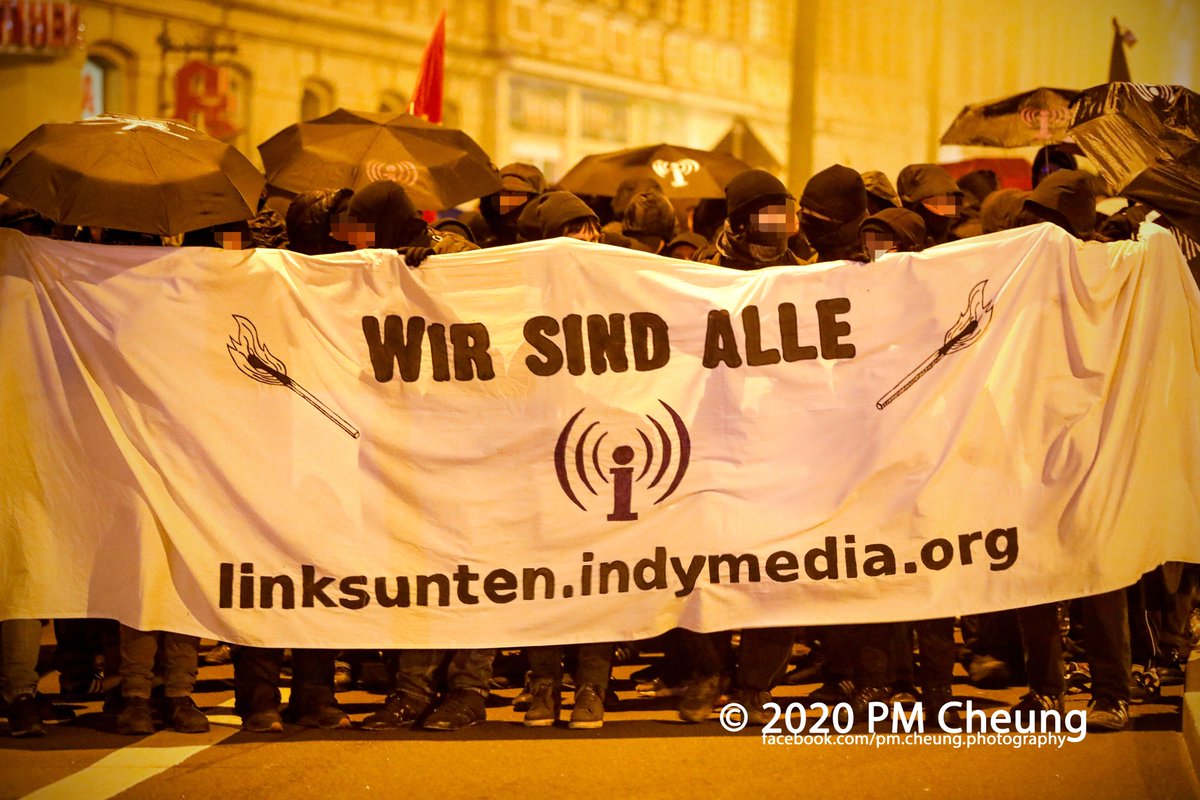 Über 1.800 Menschen sind gestern in #Leipzig auf die Straße gegangen, um gegen das Verbot des linken Online-Plattform linksunten.indymedia zu demonstrieren. Dabei kam es in der Südvorstadt und in Connewitz zu Krawallen.

Bilder: https://www.flickr.com/photos/pm_cheung/albums/72157712834699621

#le2501 #linksunten #tagi