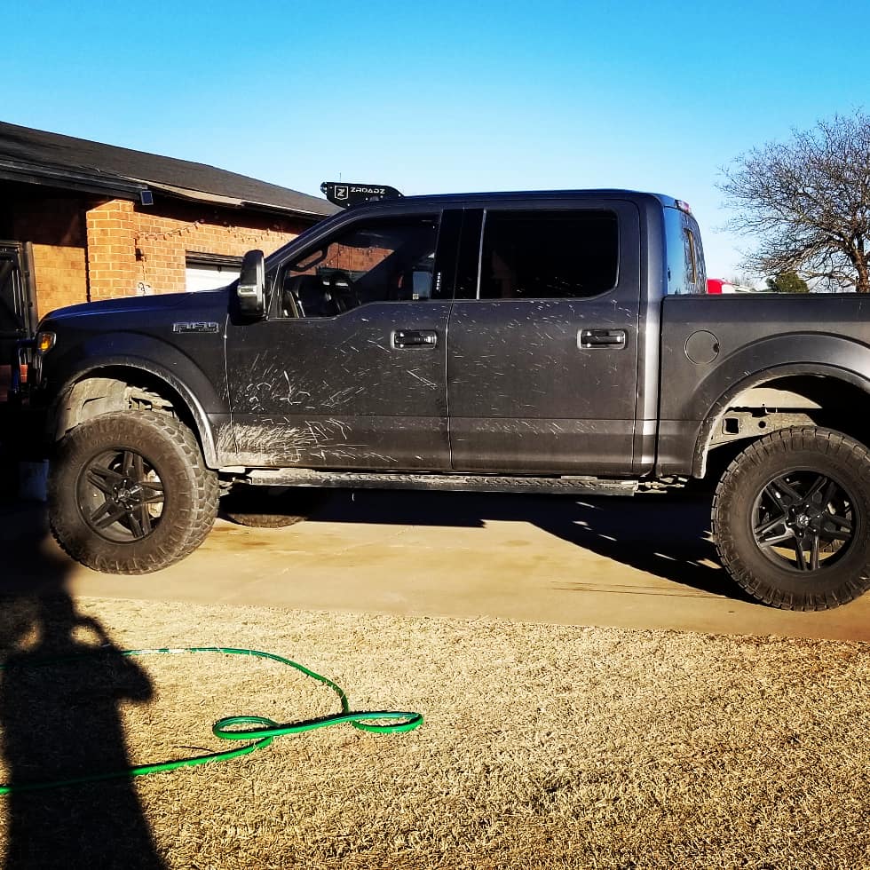 Cam_Amalla1's tweet image. The Squad minus one my Lightning #modmustangs #coyotepower #fordforlife #Mach1 #latemodelresto #americanmuscle #svewheels #s197mustang #s550mustang #lovinglife #grateful #4x4trucks #liftedtrucks