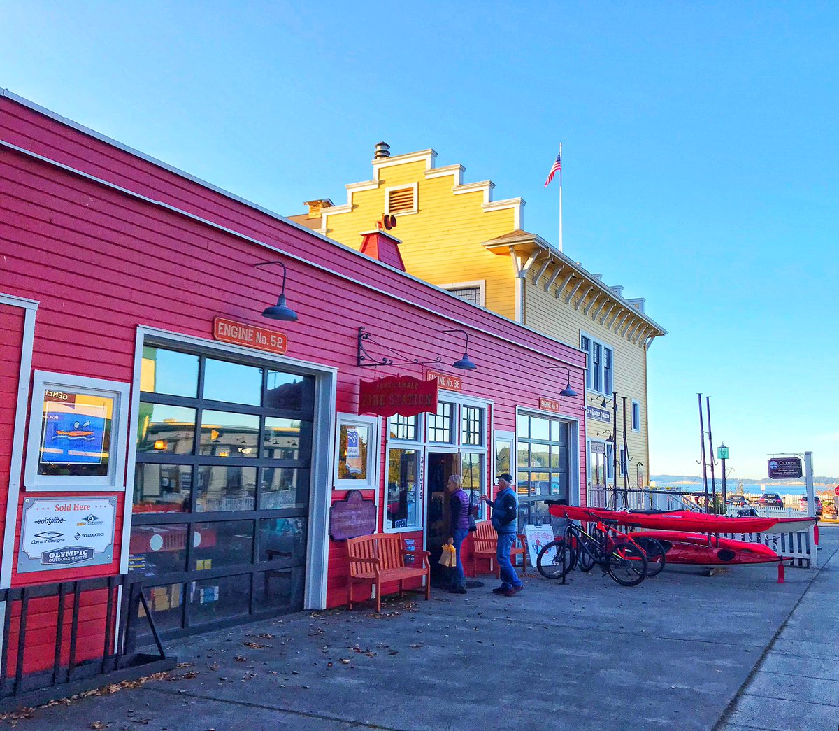 LibbyDoyle9's tweet photo. In Port Gamble. The old firehouse is now an outdoor goods shop. #portgamble #kitsap #pnw https://t.co/ymwypbdayt