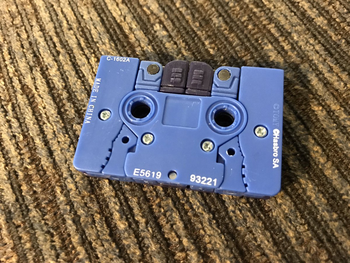 camzilla51's tweet image. RT to grace your feed with a rare unstickered Frenzy ✨