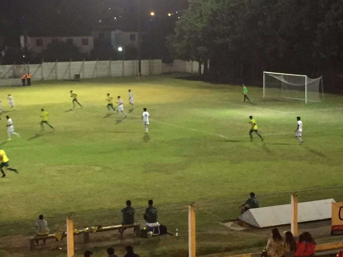 #CopaOFI - #SUB17 

GOOOOL de Canelones del Este, Fernando Camarada a los 54’ marca el 3-1 sobre Zona Oeste