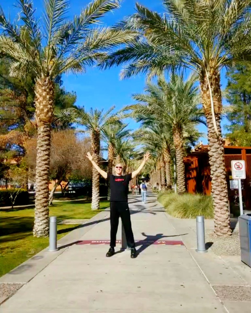 FutureSunDevils's tweet image. It's a beautiful day for a tour of @ASU's Tempe campus. @BillWalton saw all the sites with @DevilsAdvos tour guide Marlia, ahead of tonight's #TerritorialCupSeries. #NoPityForTheKitty @Pac12Network @SunDevilHoops