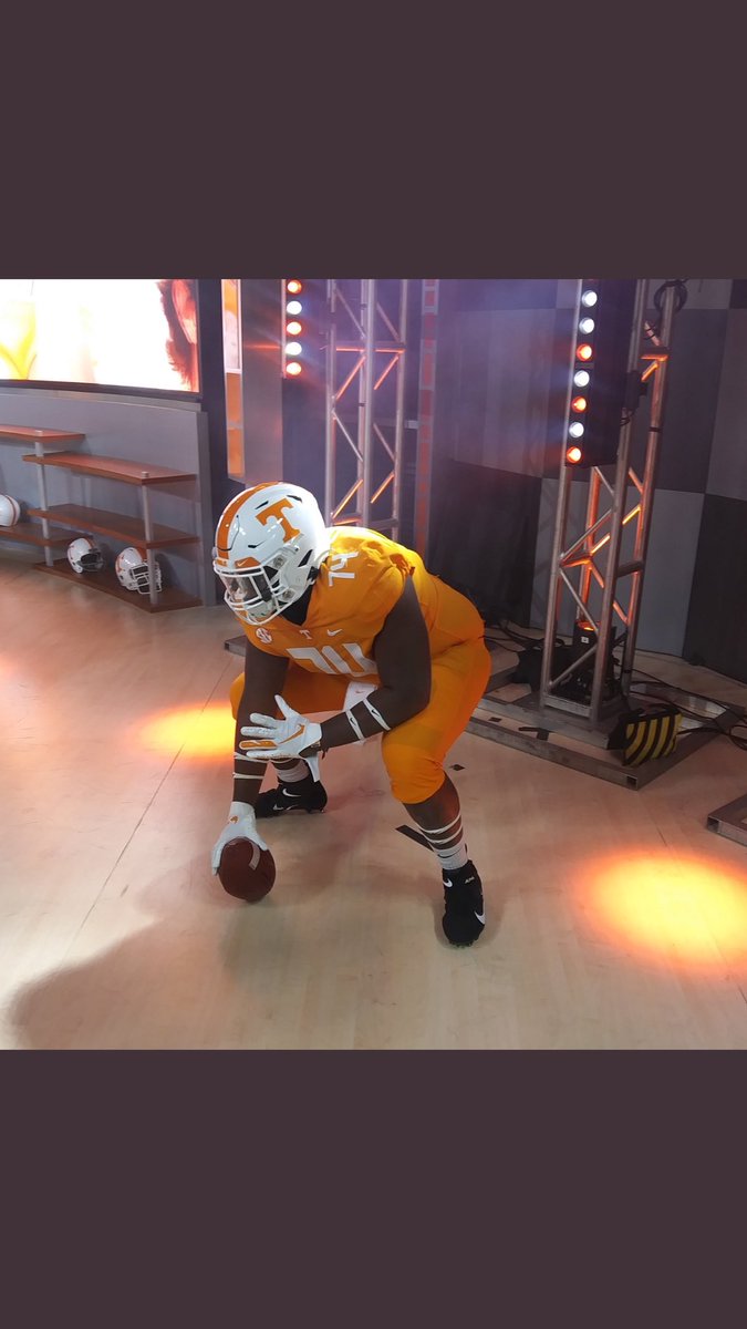 AlmarionCrim's tweet photo. GREAT TIME IN TENNESSEE 🍊🤯@DemetricDWarren @TigerMinor @GrindLab @ChadSimmons_ @AL6AFootball @AlabamaRecruit4 @UTVolRecruiting @CoachWillFriend @CoachJPruitt @ashleybbacon @kairos187 @CoachAbrams @DexPreps @MinorHighTigers @DemetricDWarren @recruit_alabama https://t.co/SN4D9SpQHO
