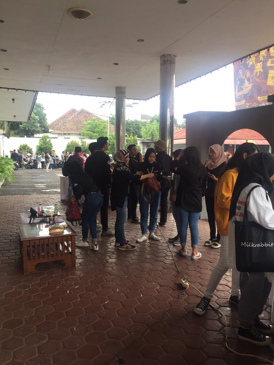 [LIVE REPORT]

Selamat Pagiiii🌞
hayuuuu merapat yuuukk udah mulaiii rame niihh, semangaatt ya semuaa🤗