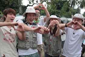 2010, Donghae helped the earthquake victims of Haiti by setting up camps for the victims, entertaining children, setting up art classes, and bringing aid for them  #Donghae  #동해  #superjunior