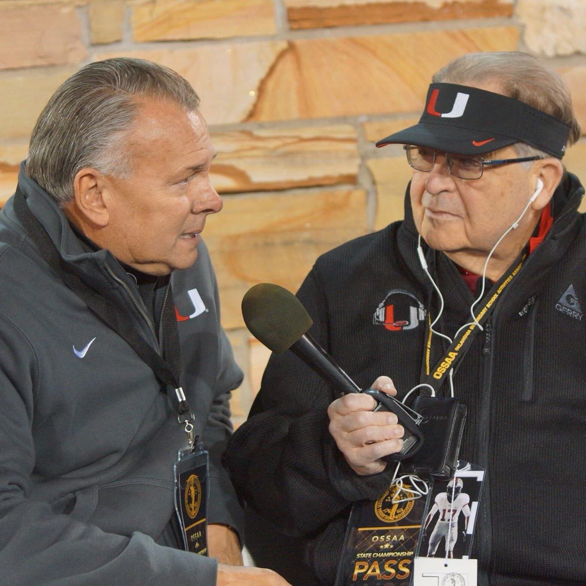 Union_Athletics's tweet photo. It is with heavy hearts that we let Union Nation know that Gary “Doc” Blevins passed away this afternoon. Doc was a fixture at many Union athletic events for over 30 years. Our thoughts are with everyone whose lives he touched. 💔 https://t.co/y5jPsUjpIQ