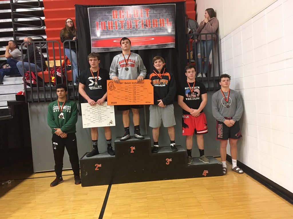 We had one wrestler make it up on the podium today. Good job to Cody Presley, placing fourth!💪🏼