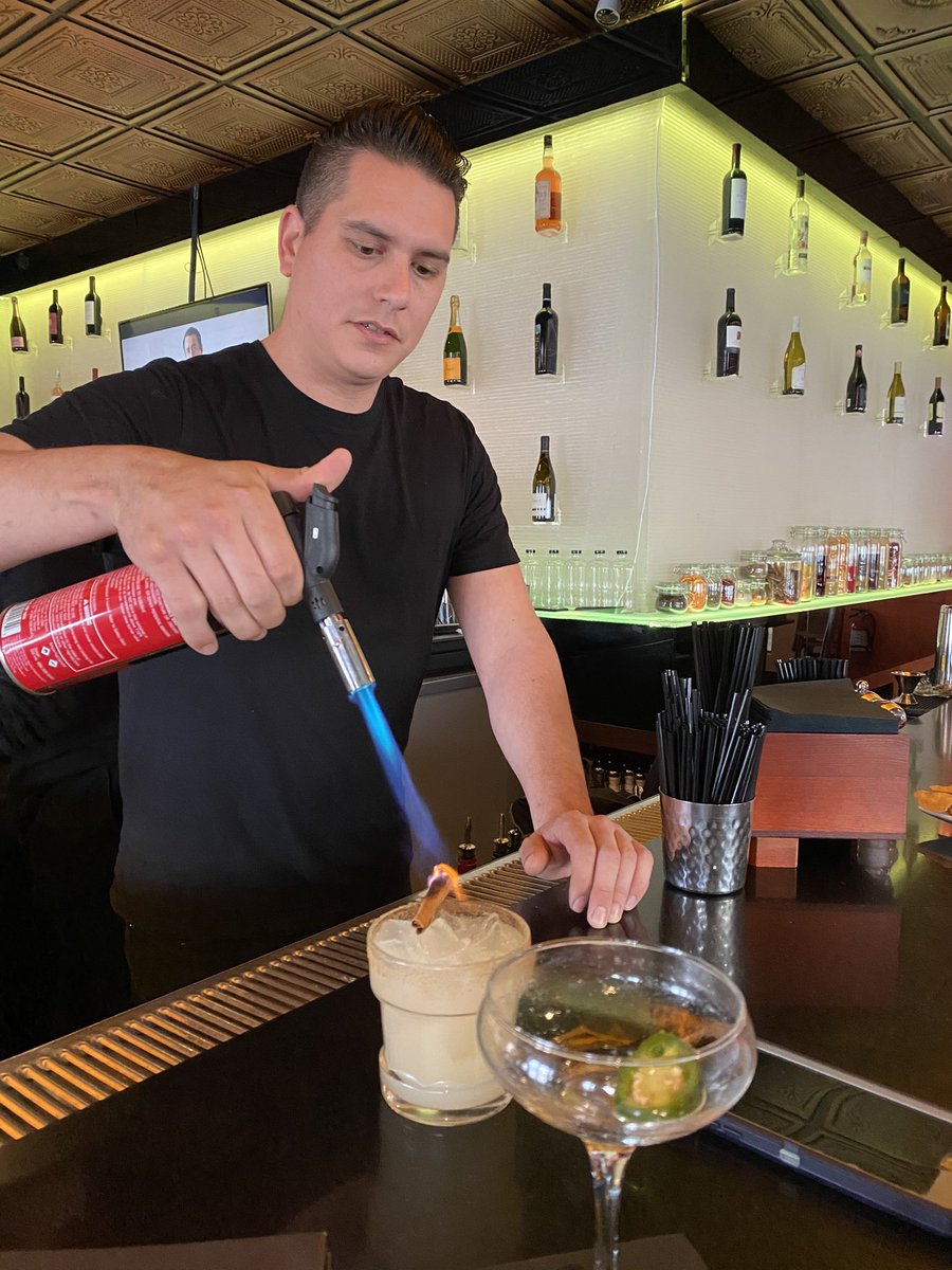 OriginalNFV's tweet photo. Napkins and their bartenders never disappoint!! ๐ณ๐๐ผ๐๐ธ
#AlexRocks
#NapkinsNapa #Napa #Drinklocal #DowntownNapa
#Napafuckinvalley #hahvlog #Dapfpod @NapkinsNapa https://t.co/gHpaMPruFc