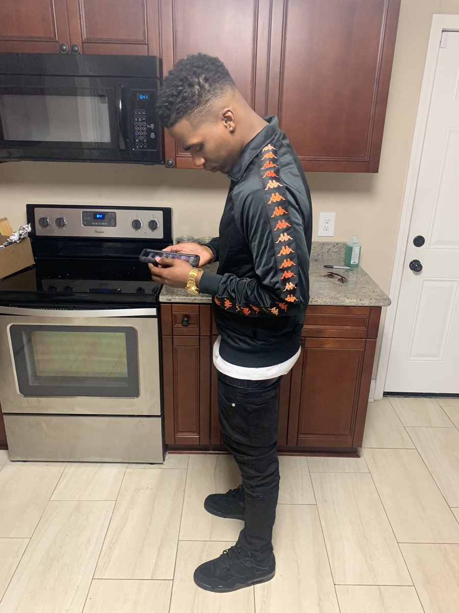 trellwaves's tweet photo. #jumpmanyear🧡 https://t.co/hGipyExFI2