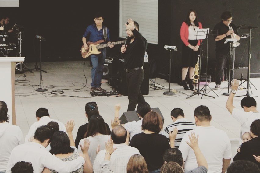 SethJafet's tweet photo. Un tiempo de mucha bendición en amistad cristiana Cuautla. Bella congregación apasionados por el Señor
#AdoracionmasFuego
#LlamadaFinal
#AmistadCristiana https://t.co/65DW0zyJaY