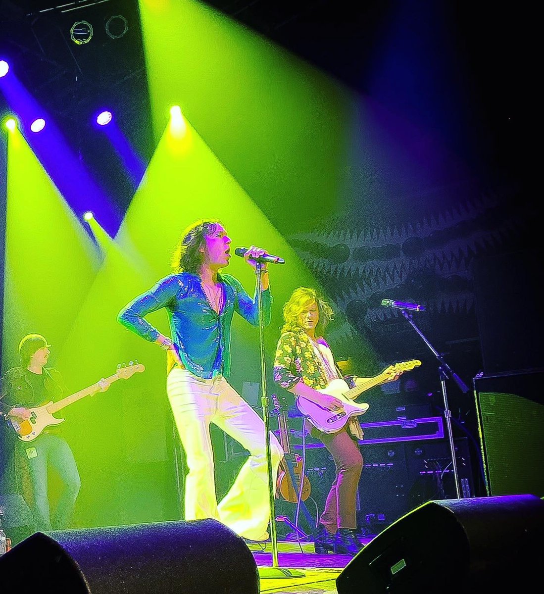 HOBChicago's tweet photo. 🎸👅 TONIGHT! @RocksOfftribute is bringing the spirit of #RollingStones!⁣
⁣
Special guests @WhosWhoBand - The Who Tribute and Jimi Hendrix Tribute Electric Gypsy! ⁣
⁣
⏰ DOORS 7PM // SHOW 8PM⁣
🎫 Tickets https://t.co/38UDHjvRpQ https://t.co/cRFPjKk2OQ
