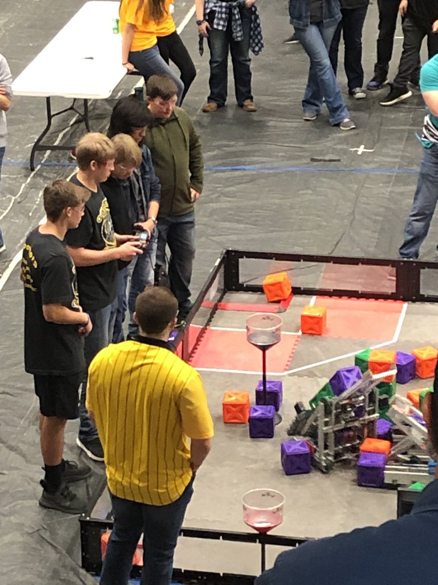 CHS_STEAMlab's tweet photo. After a great day of competition Cleveland robotics finished top 5 out of 38 teams at Madison county robotics competition. Great job Team 35049!!!! https://t.co/meK59jQIoQ