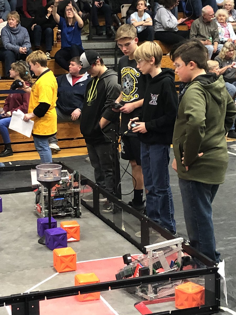 CHS_STEAMlab's tweet photo. After a great day of competition Cleveland robotics finished top 5 out of 38 teams at Madison county robotics competition. Great job Team 35049!!!! https://t.co/meK59jQIoQ