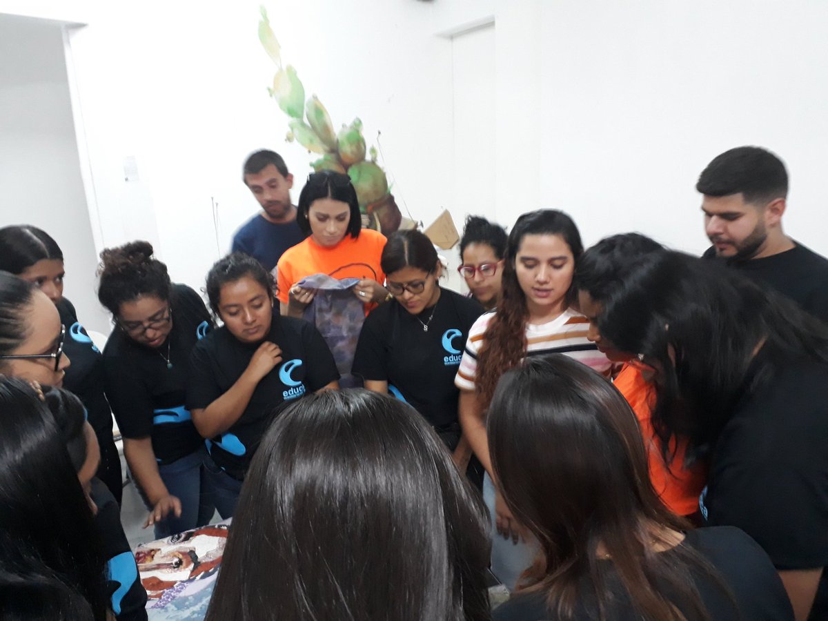 educahn's tweet image. #SoyEduca
#MoviendoCreatividad
Comenzamos con nuestra primera capacitación del año, enfocada en apreciación artística. Además, tuvimos la oportunidad de aprender sobre la técnica del estampado.
Agradecemos a nuestros instructores, voluntari@s y @muahn por compartir esta jornada.