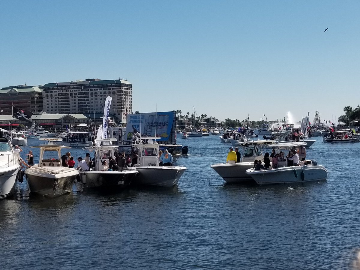 Tampaishot's tweet image. The advert sign is really screwing with my #gasparilla2020 @JaneCastor lets keep it #addfree