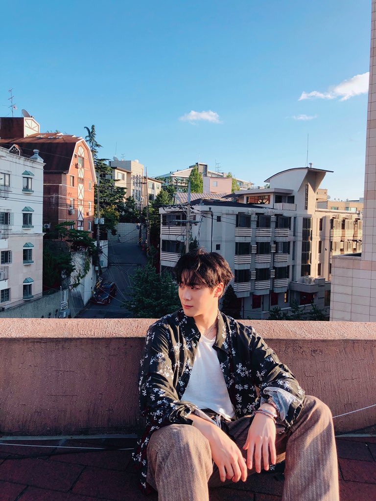 빈오빠 생일 축하해요😊
이 사진 너무 좋다❤
#아스트로 #문빈 
#ASTRO #MOONBIN 
#내모든것_나의전부_빈아_생일축하해 
<a href="/offclASTRO/">ASTRO 아스트로</a>