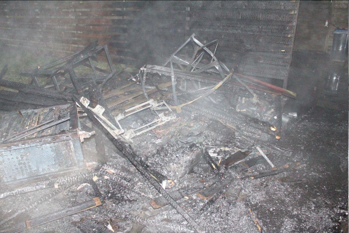 Melding brandstichting Ruskenbeemd Assen Brandweer kwam vanmorgen in alle vroegte over ons pleintje heen. Half 6 of zo.