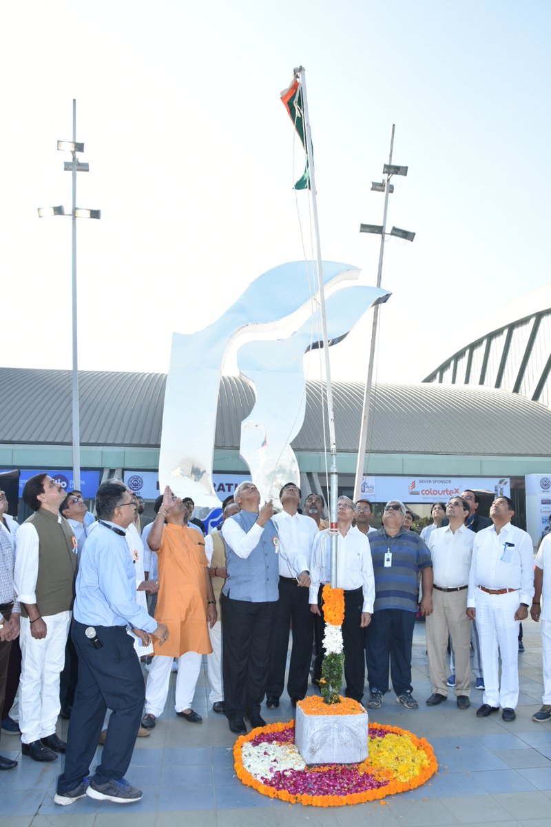 SGCCI_Surat's tweet photo. #Republic_Day #Celebration at #SIECC, Sarsana, Surat https://t.co/LplNVox2wE