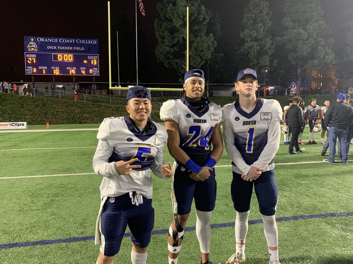AccoladeSports's tweet photo. Football Final:

North 13, South 27. 

Sunny Hills sent three seniors — Jun Ahn, Wilson Cal, and Luke Duxbury — to represent the North in the OC Allstar Game. 

Highlight: Cal with a big INT in to end a long drive.

@sh_lancerfball @wdcxiii @DuxburyLuke @J_AHN4 https://t.co/olQzVdQNZ0