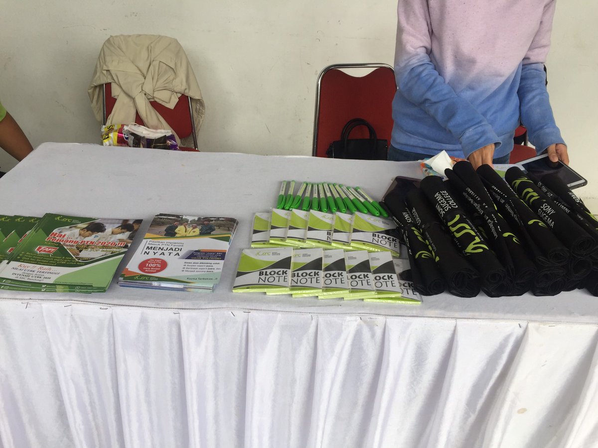 [LIVE REPORT]

Sesi Try Out kita udah selesai niiihh, gimana? pasti pada bisa dong kerjain soalnya😋

Berhubung lagi break yuukk mampir ke stand stand fakultas! Disitu kalian bisa tau tentang fakultas-fakultas di telkom!

yuuk merepat😊