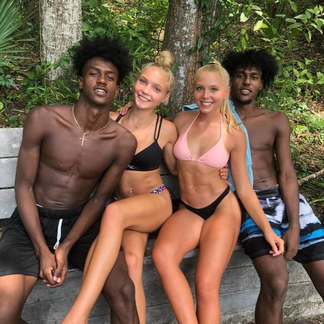 Interracial Haengetitten Bikini Partnertausch