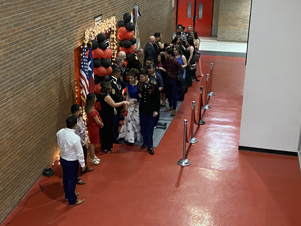 Hanks_JROTC's tweet photo. Hanks High school Military Ball!! https://t.co/3XQM0UDG6U