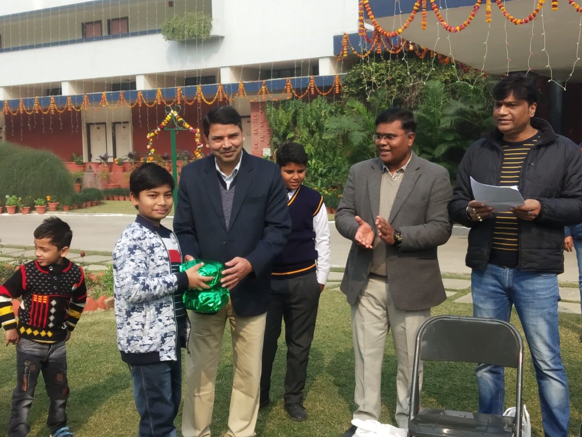 csirnbrilko's tweet photo. #RepublicDay celebrated at @csirnbrilko. Prof. SK Barik, Director, CSIR-NBRI, Lucknow hoisted the National Flag and addressed the scientists, students &amp; staff. #NBRIStaffClub organized various sport events for the wards of Staff on the occasion.
@CSIR_IND https://t.co/4MbOxIHtTa
